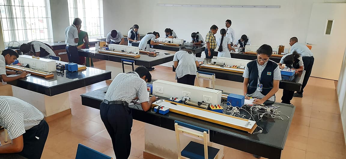 Science lab at SSV